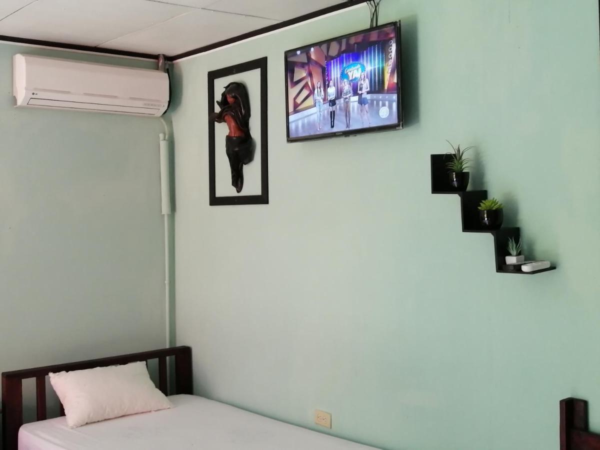 Red Frog Hotel La Fortuna Dış mekan fotoğraf